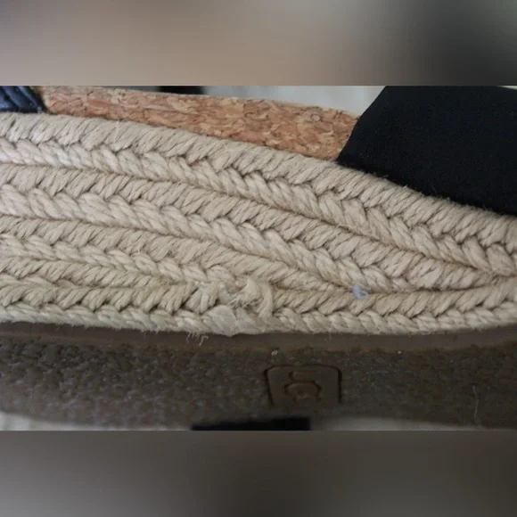 UGG Black Espadrilles Wedges Size 8 - Picture 9 of 9